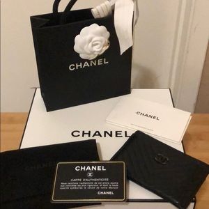 Chanel card holder w/black hardware🖤
